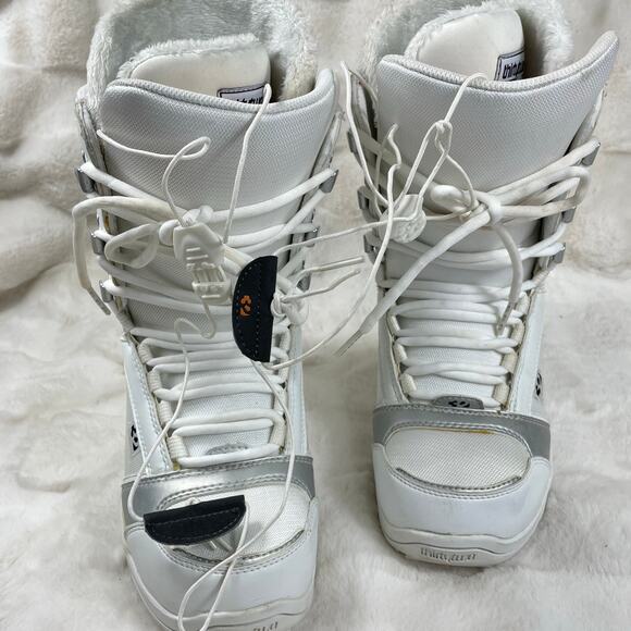 🔥Thirty Two Women’s 7 Walker Snowboard Boots White- Gray Comfort Fit Soft - Picture 7 of 13